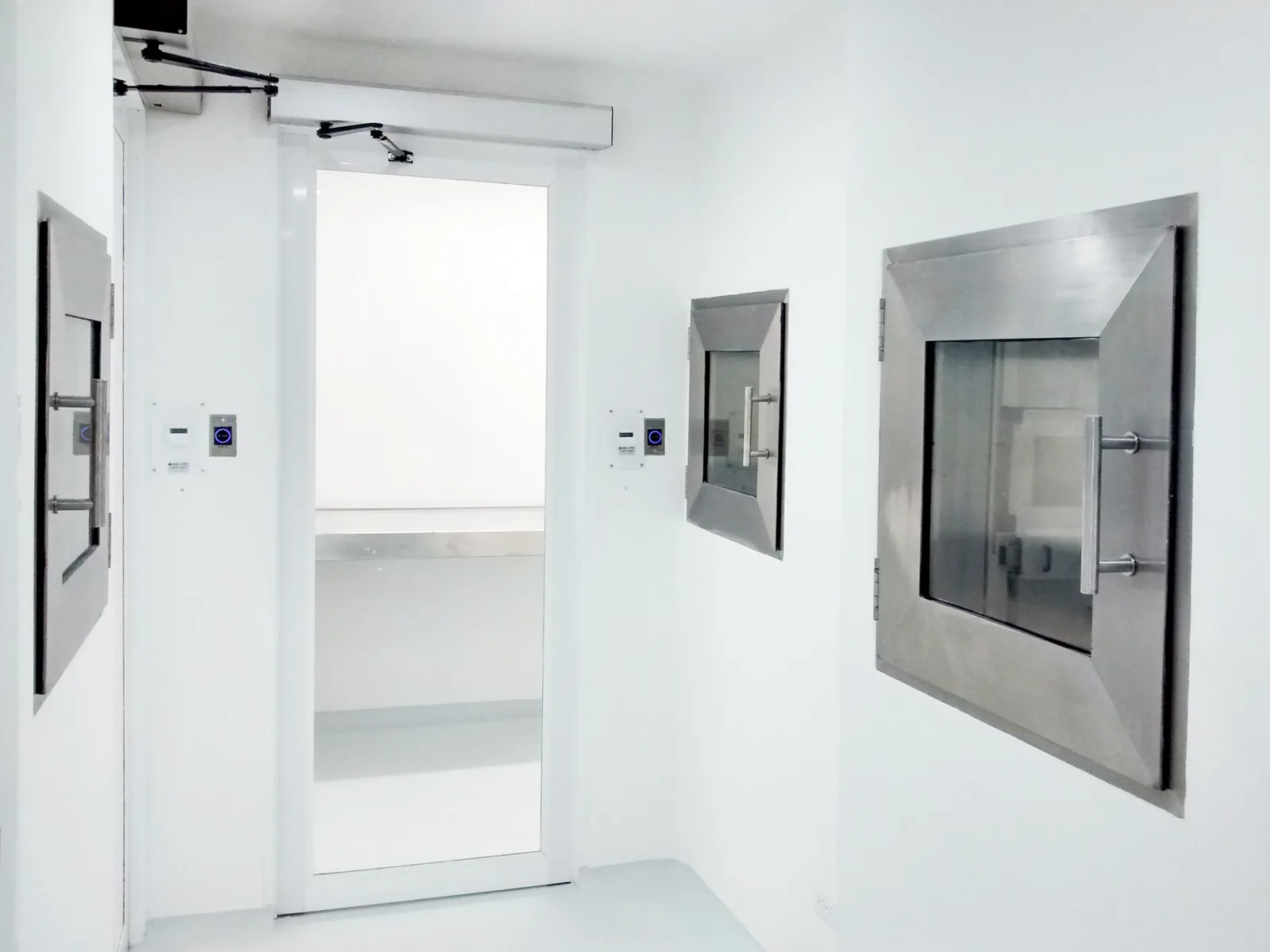 Gabinetes pass-through, imagen 3